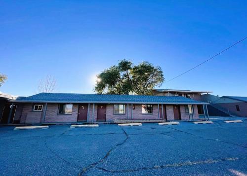 外部景觀, Love Hotels Desert Inn & RV by OYO at Boysen Wind River WY in 里弗頓