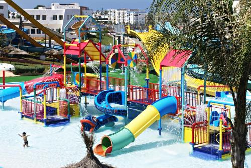 Akvaparks, L'Escale Appart-Hotel By 7Av Hotels in Marina Smir