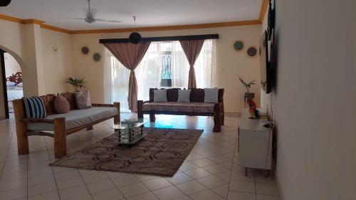 Shanzu sea breeze 2 bedroom in Mombasa