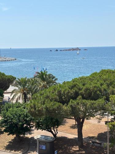 Surrounding environment, Bleu azur 207 near La Table Du Boucher