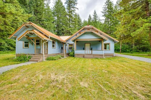 7 Mi to Mt Rainier NP: Home w/ Private Hot Tub! in 阿什福德