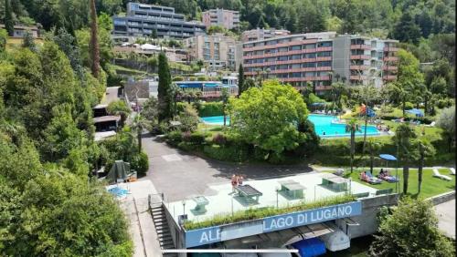 Residenz am Luganersee mit Pool – khách sạn tại Bissone