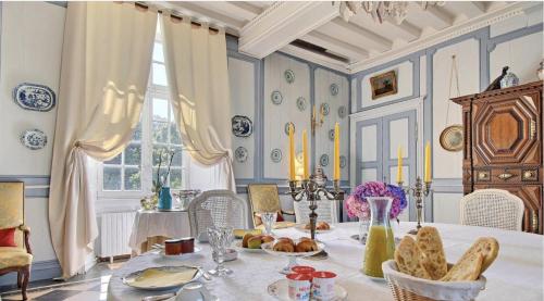 Château de Cadouzan (Chateau de Cadouzan) in การ์ญัก ปาล์ค