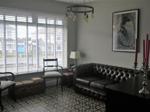 Skyline Guesthouse - image 13