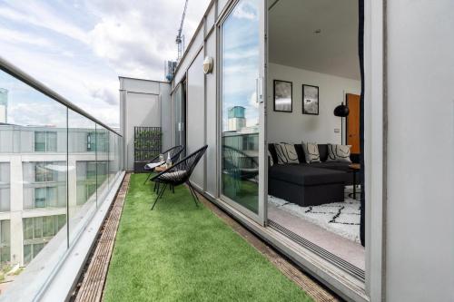 Modern City Penthouse with Balcony and Parking, Birmingham (fotografie 5)