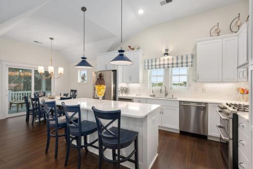 KH252 Between the Cs in Kitty Hawk (NC)