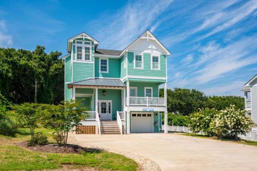 KH252 Between the Cs in Kitty Hawk (NC)