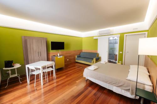 1 double bed, 2 sofa beds