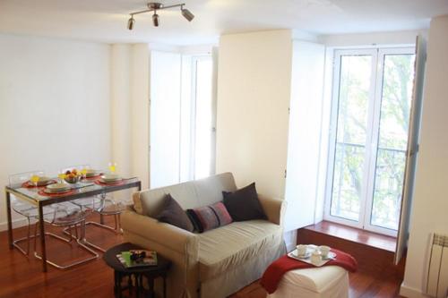 Belem Apartment with private parking, Лиссабон