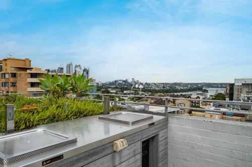 Aurelia Darling - Boutique Poolside Retreat near CBD - image 6