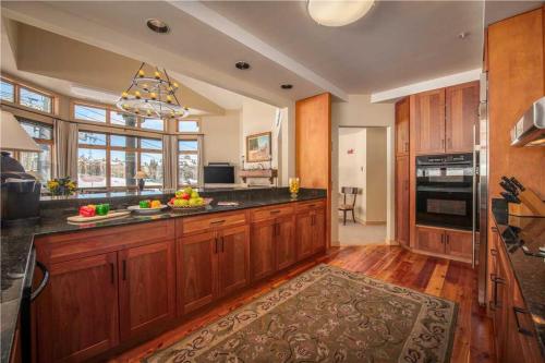 บริการและสิ่งอำนวยความสะดวก, RMR: Cody House B Condo in Teton Village in ทีทอน (WY)