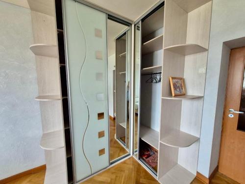 Apartment image 6