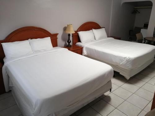 2 double beds