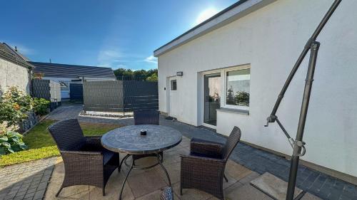 Garden, KustenNest gepflegte großzugige Ferienwohnung Nahe Ostsee mit Garten in Ratekau
