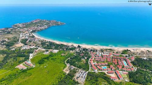 Private Apartment in Kavatsi beach