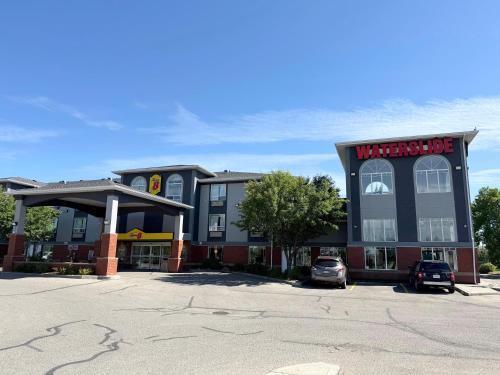 Foto - Super 8 by Wyndham High River AB