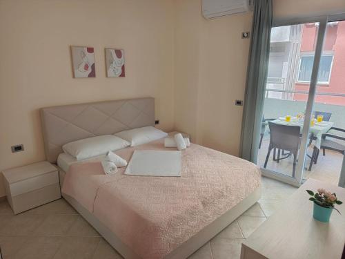 One-Bedroom Apartment with Sea View and Balcony image 3