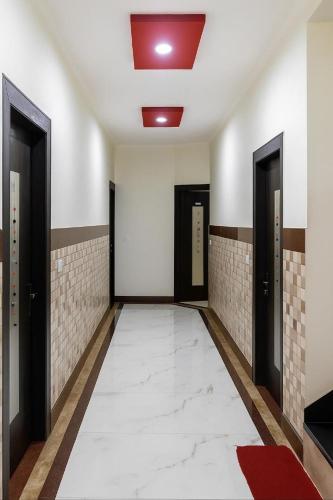 Hotel Q victoria palace #tajmahal corridor & hotel lane photo 4