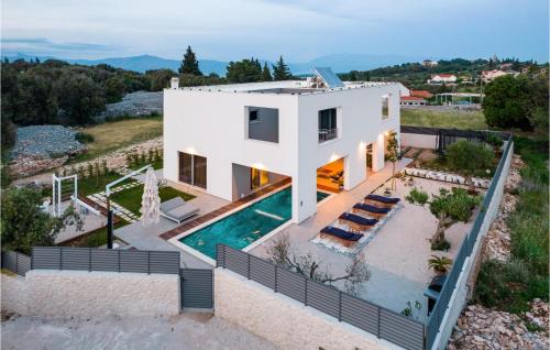 Lovely Home In Skrip With Wifi