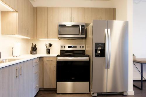 Above The Roots - Sophisticated 1BD Retreat in 華盛頓