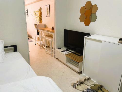 Honmachi Spacious Family Apartment 3min Walk from Station for 6 Guests 1008