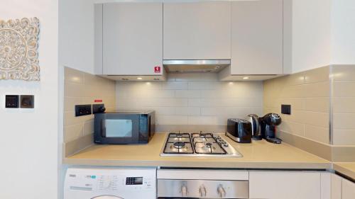 Vacationer Holiday Homes I Elegant 1 Bedroom l Modern Finishes l Meydan, Dubai (photo 4)