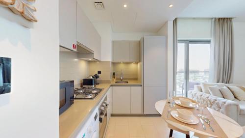 Vacationer Holiday Homes I Elegant 1 Bedroom l Modern Finishes l Meydan, Dubai (photo 6)