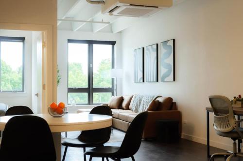 Above The Roots - Stylish 1BD on the Square in 華盛頓