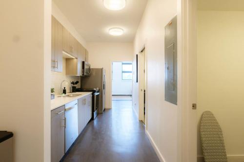 Above The Roots - Elegant and Bright Studio Stay in 華盛頓