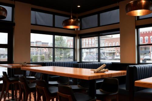Above The Roots - Elegant and Bright Studio Stay in 華盛頓