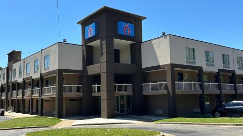 Motel 6-Raleigh, NC - North in Raleigh, USA