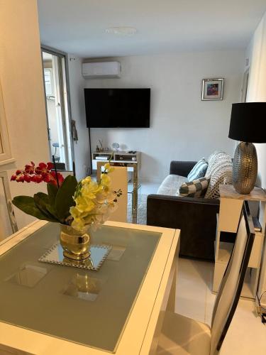 Ruang bersama/area TV, Le Cosy in Frejus