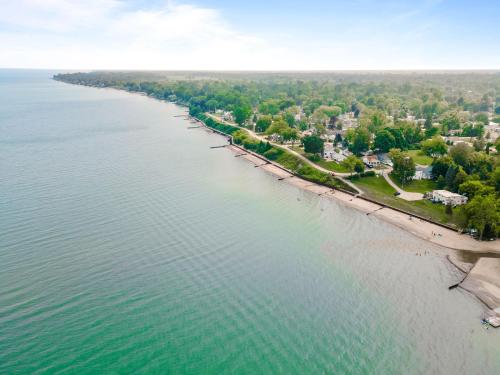 Lake Huron Getaway by arc Vacation Rentals - image 11
