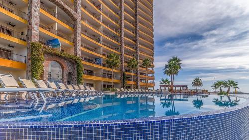 Exquisite Spacious Ocean View Condo