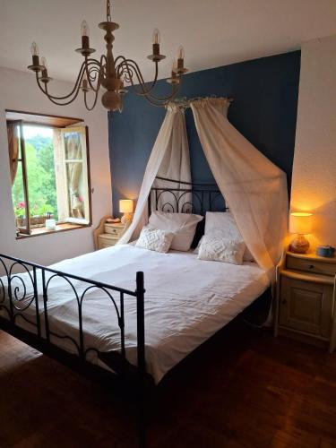 L'Amour Triomphe in 塔納克