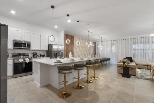 Luxury 12BR Villa w/ Pool & Spa Near Disney
