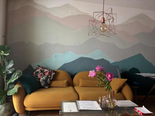 Lovely 1-bedroom rental in the bohemian center