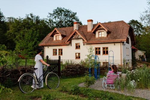Viesnīcas āriene, Agroturystyka Akacjowe Zacisze- pokoje ze śniadaniami, sauna, balia, tarasy wśród drzew, slow life (Agroturystyka Akacjowe Zacisze- pokoje ze sniadaniami, sauna, balia, tarasy wsrod drzew, slow life) in Ropienka