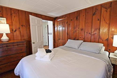 Two Bedroom Loft Cottage - image 10