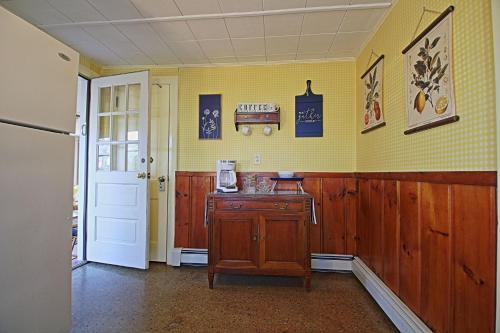 Two Bedroom Loft Cottage - image 14