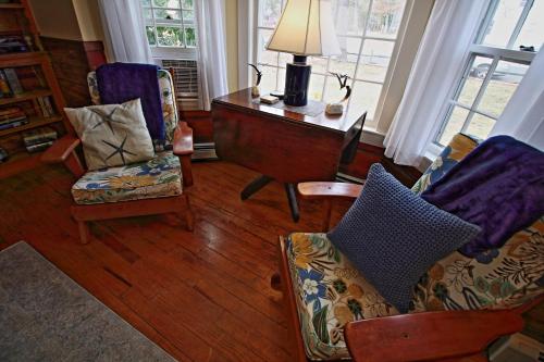 Two Bedroom Loft Cottage - image 5
