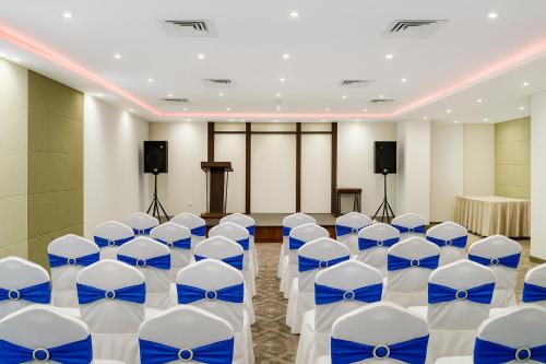 Ruwi Hotel Apartments - Meeting room / ballrooms