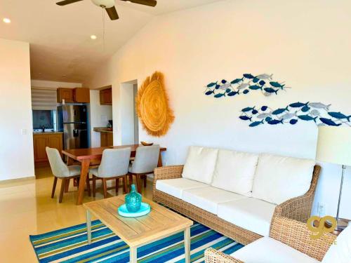 Casa Caracol Beachfront and Private Pool Villa in El Centenario, Mexico