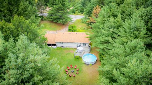 Bancroft Memories 5BR Family Retreat 2 Kitchens in 班克罗夫特(ON)