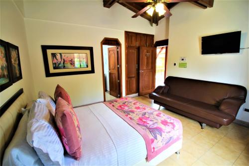 Casa Campestre con piscina privada a 8 minutos de Ukumari in Cerritos