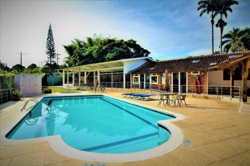 View, Casa Campestre con piscina privada a 8 minutos de Ukumari in Cerritos