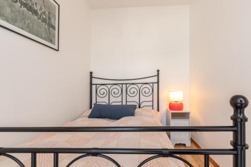 Privates Apartment mit Bad, Küche, Sofa & Balkon, Frankfurt/Main (photo 8)