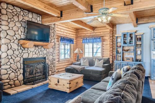 6 Bedroom Cabin by Xquisite Rentals in Woodland (UT)