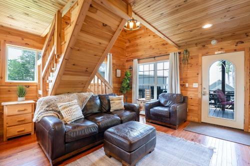 Cloud 9 Cabin with an indoor pool hot tub & fire pit, Bryant (foto 6)