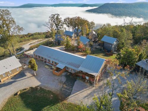 This is IT Cabin with a hot tub fire pit & indoor pool in Kimball (TN)